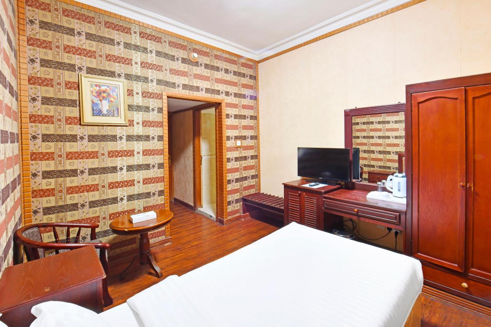 Capital O 125 Moon Plaza Hotel