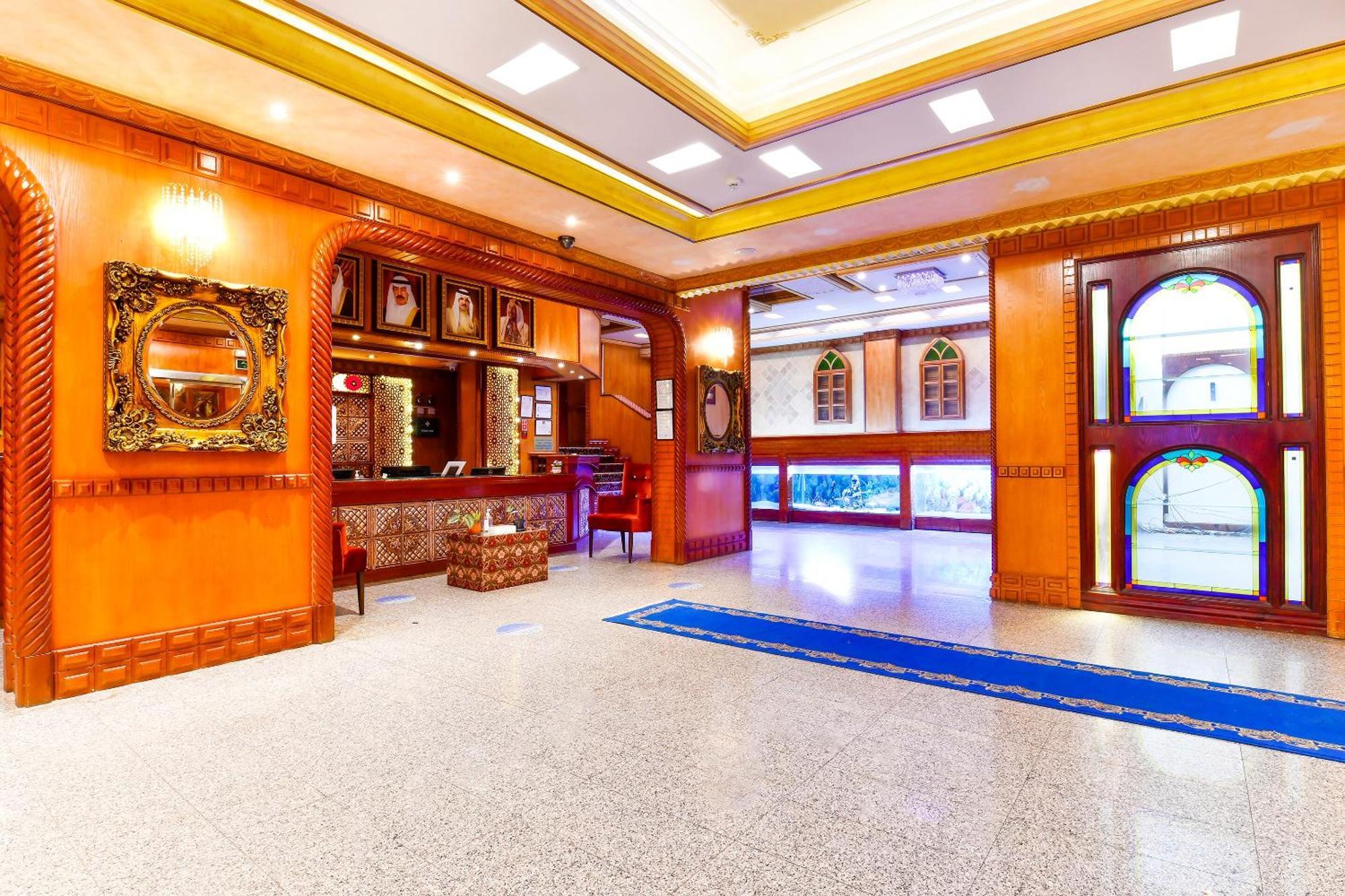 Capital O 125 Moon Plaza Hotel