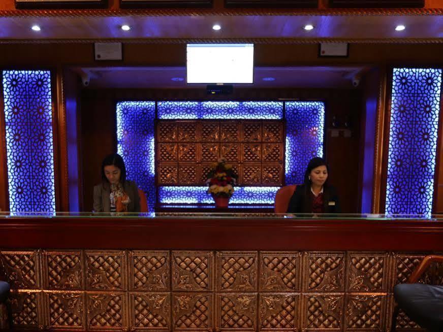 Capital O 125 Moon Plaza Hotel 3*